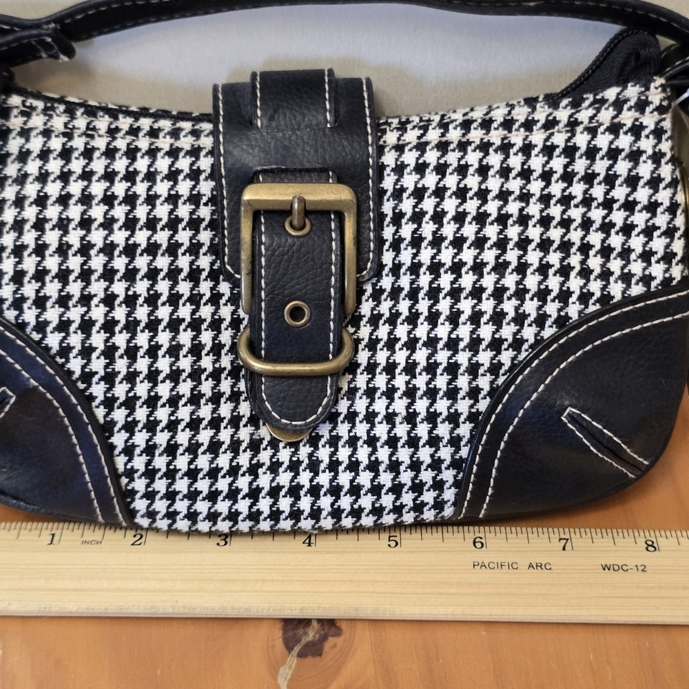 Cherokee Black and White Houndstooth Bag